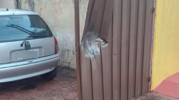 Explosão de botijão de gás destrói apartamento e deixa mulheres feridas no litoral de SP 