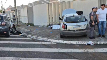 Jovem de 19 anos morre após batida entre carros e muro em Franca, SP