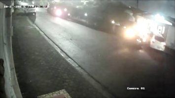 Motorista de carreta desgovernada que atingiu carros e destruiu casa lembra desespero: 'Caí de joelho, comecei a chorar e falar com Deus'