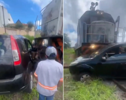 VÍDEO: Carro é atingido e arrastado por trem em linha férrea no interior de SP
