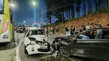 Acidente com feridos bloqueia trecho na Av. John Boyd Dunlop, em Campinas
