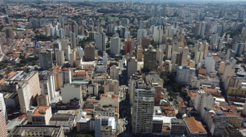 Classe C cresce, classe B encolhe e topo da renda avança: pesquisa aponta ‘gangorra social’ na região de Campinas